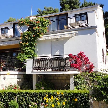 Guesthouse Apartment Bozica Bol Eksteriør bilde