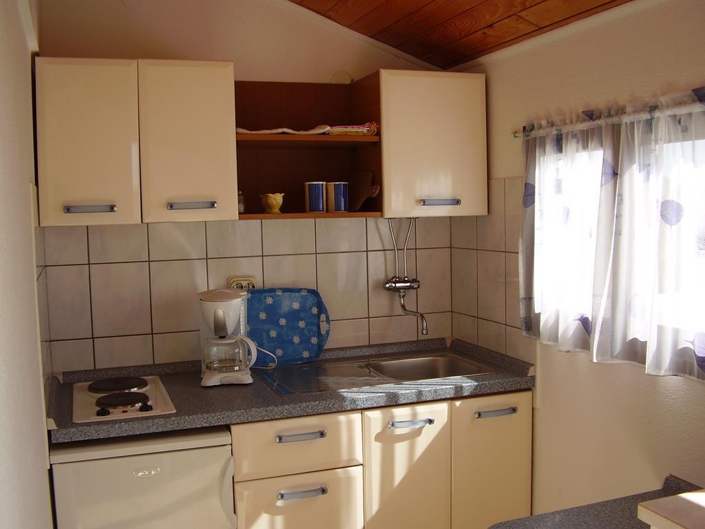 Guesthouse Apartment Bozica Bol Rom bilde