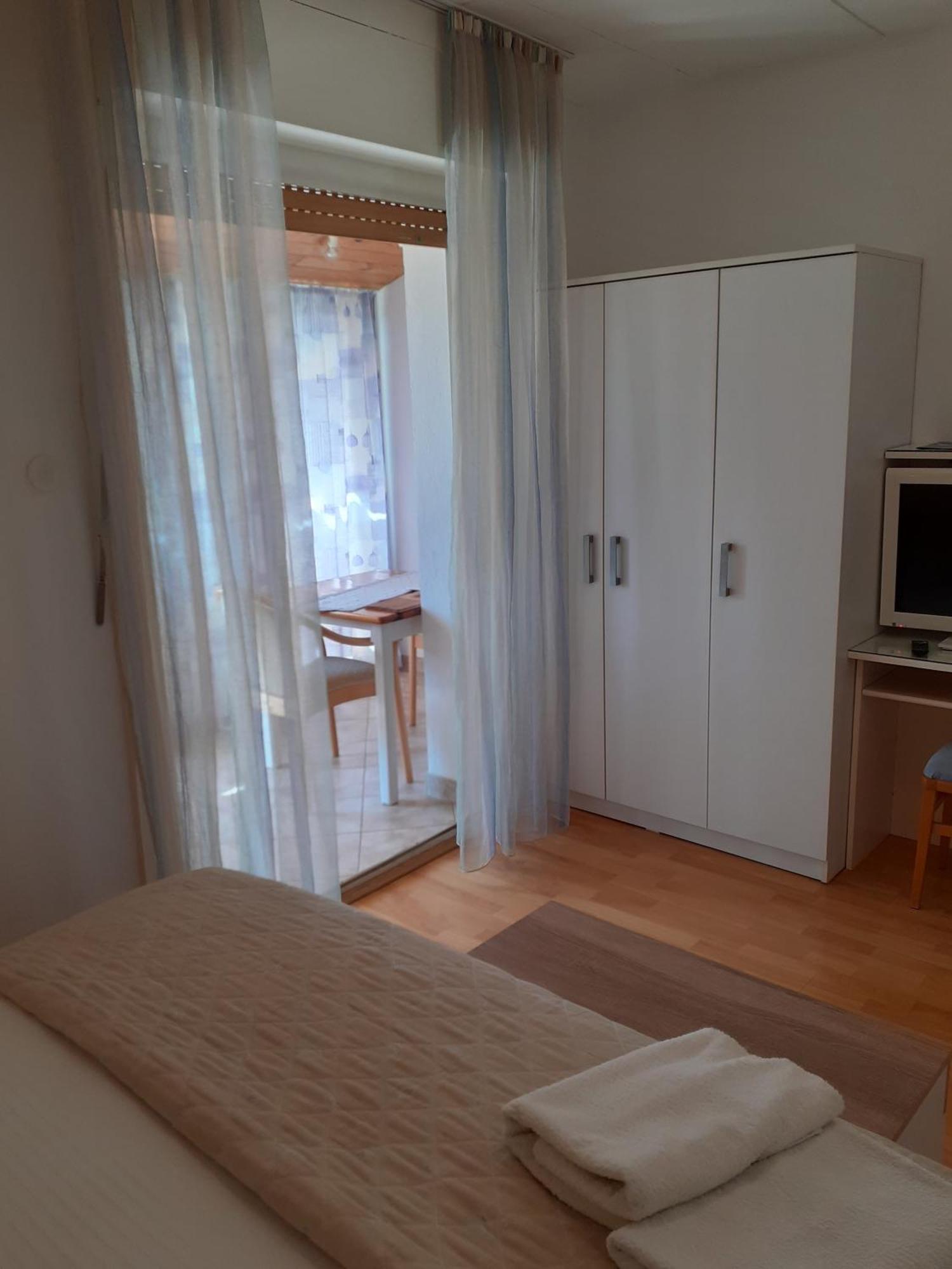 Guesthouse Apartment Bozica Bol Eksteriør bilde
