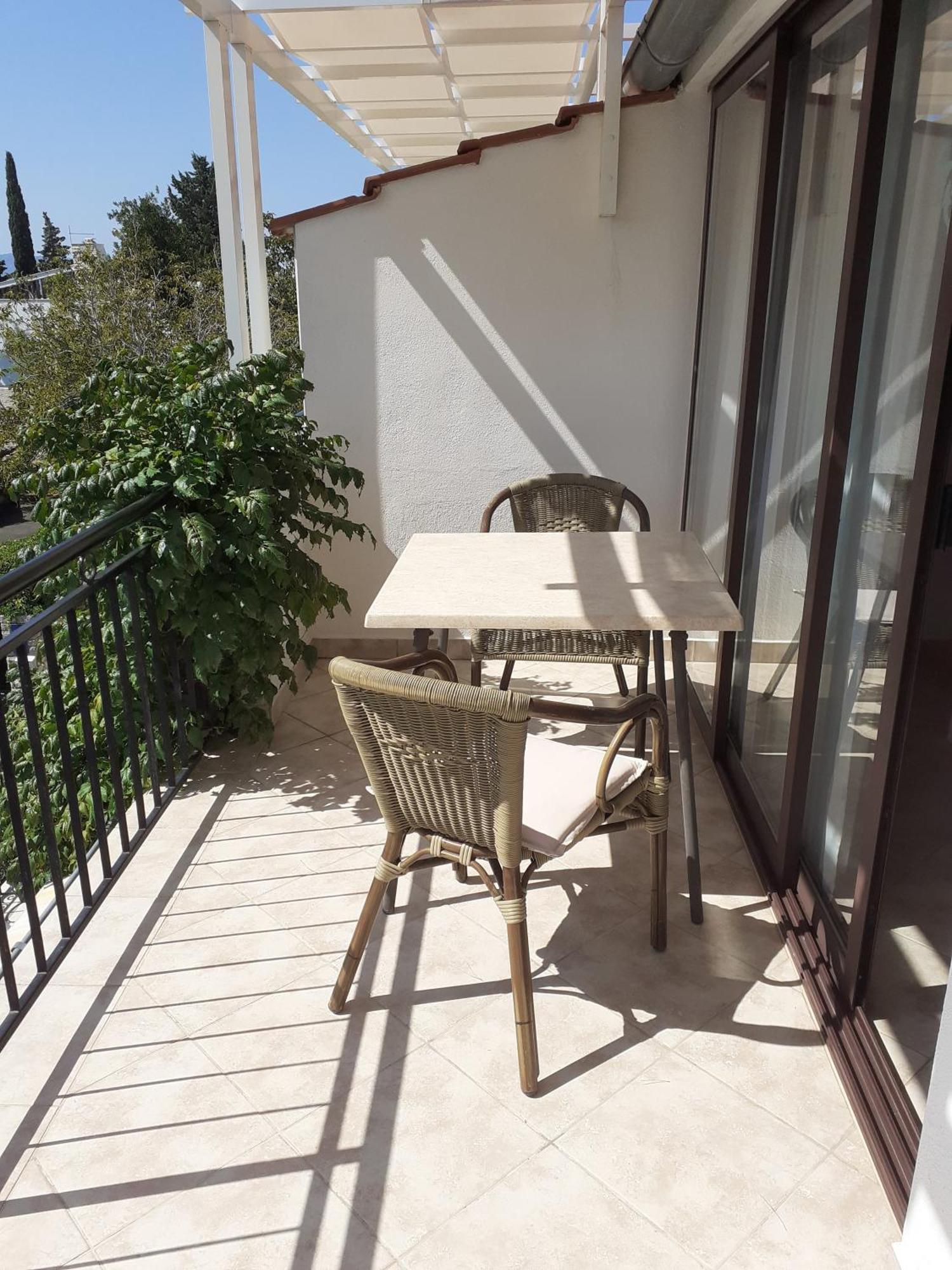Guesthouse Apartment Bozica Bol Eksteriør bilde