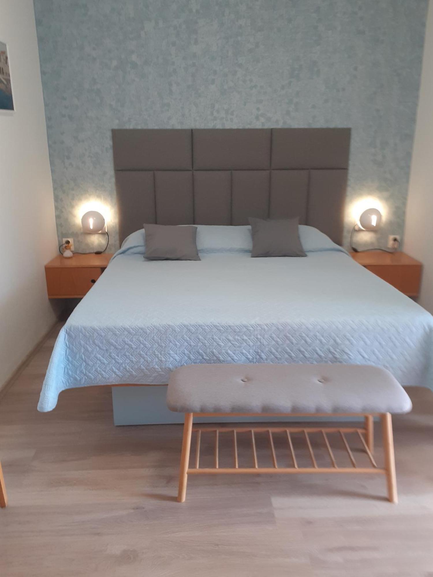 Guesthouse Apartment Bozica Bol Eksteriør bilde