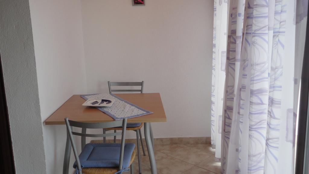 Guesthouse Apartment Bozica Bol Eksteriør bilde