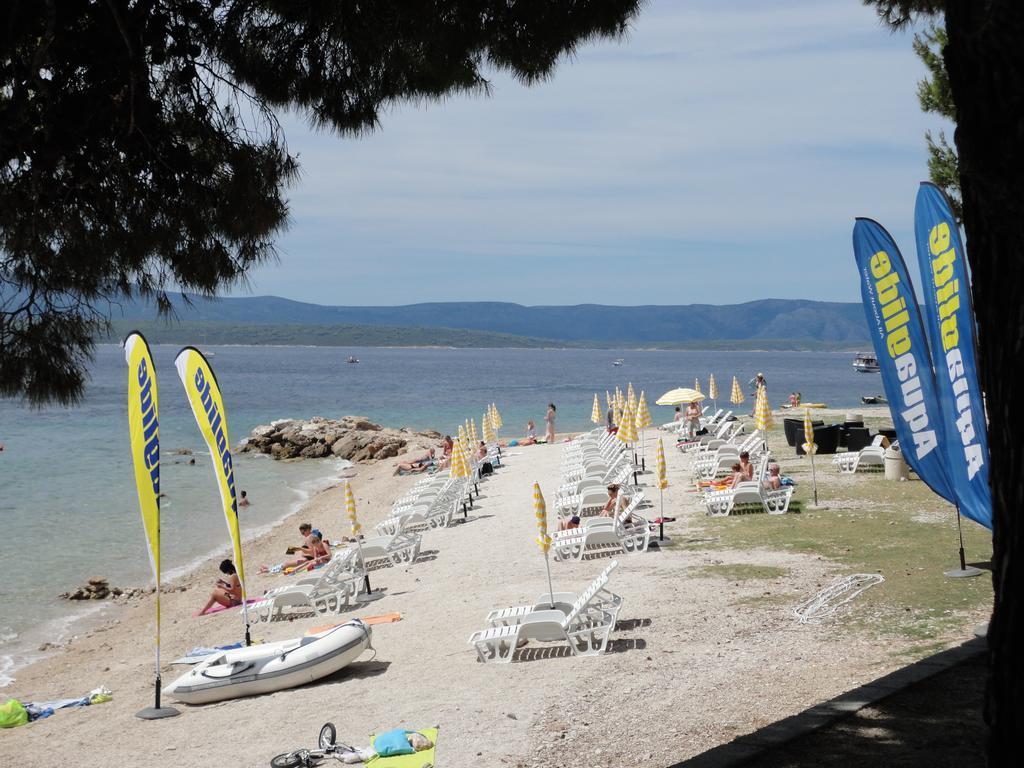Guesthouse Apartment Bozica Bol Eksteriør bilde
